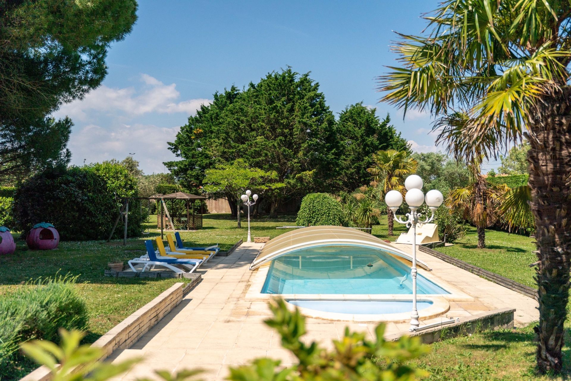 prestigious house 6 Rooms for sale on AYTRE (17440)