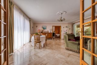 prestigious house 6 Rooms for sale on AYTRE (17440)