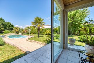 prestigious house 6 Rooms for sale on AYTRE (17440)