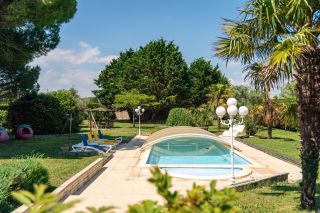 prestigious house 6 Rooms for sale on AYTRE (17440)