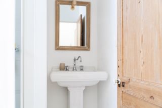 prestigious house 10 Rooms for sale on RIVEDOUX PLAGE (17940)