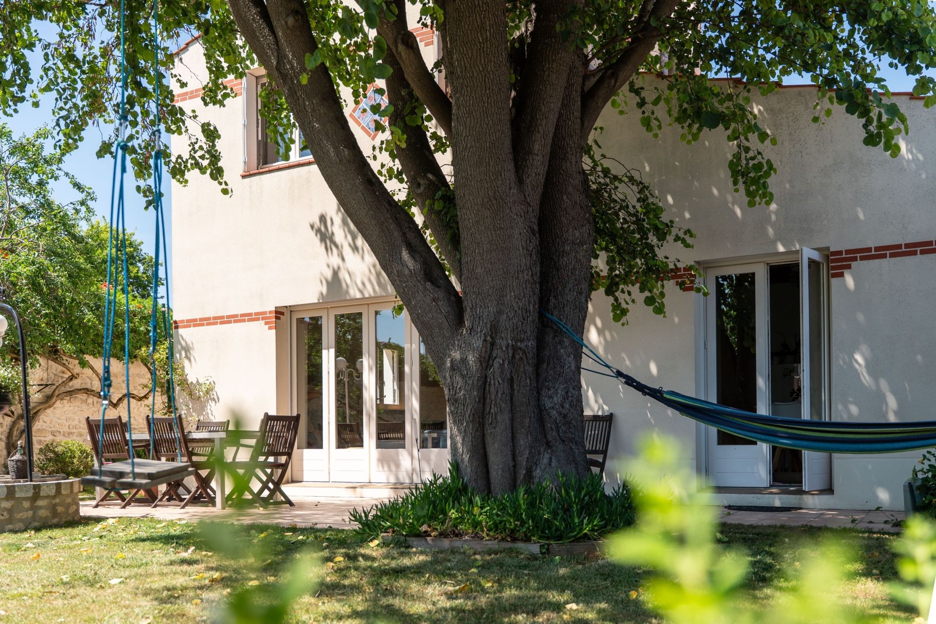 prestigious house 7 Rooms for sale on LA ROCHELLE (17000)