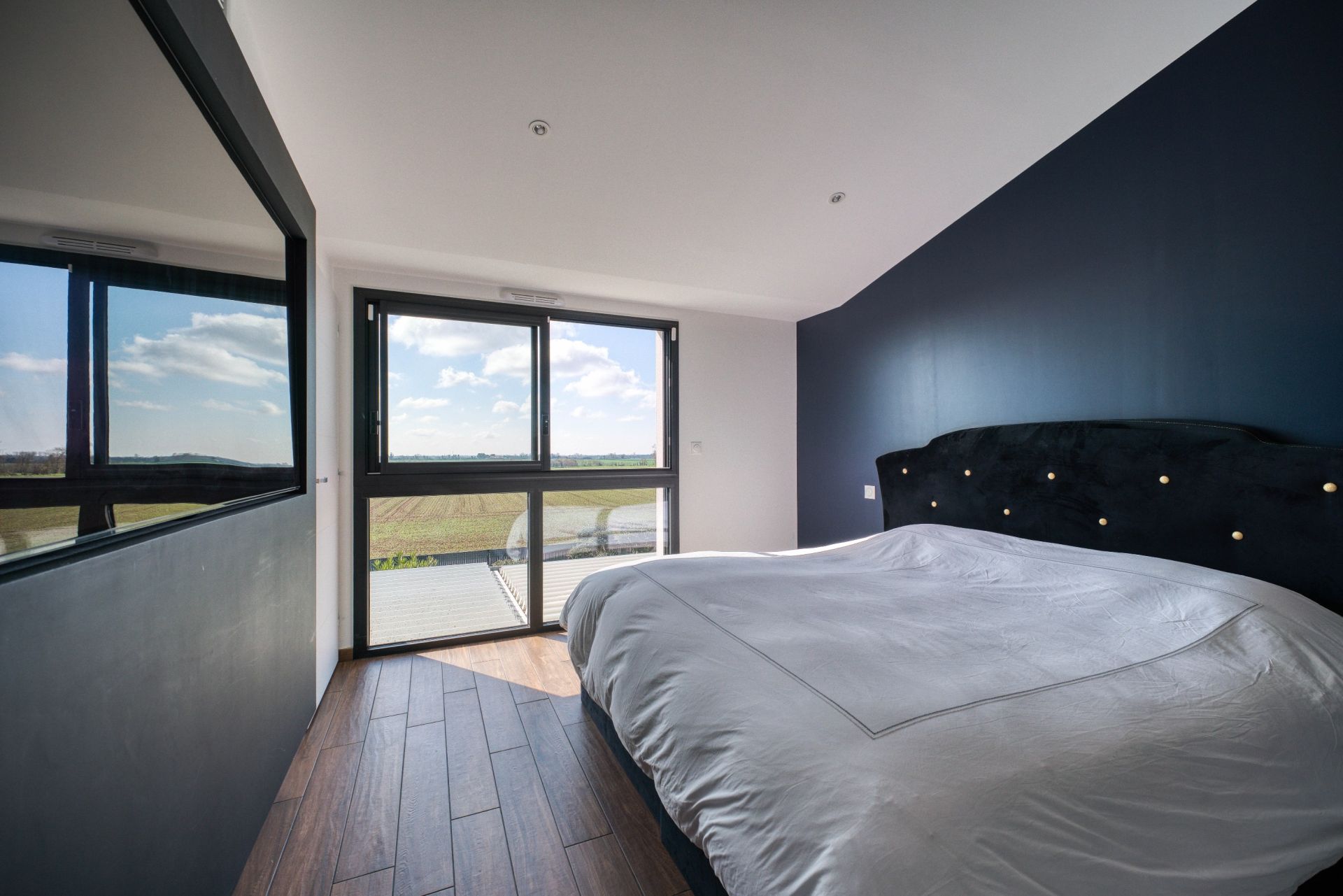 prestigious house 6 Rooms for sale on ST ROGATIEN (17220)