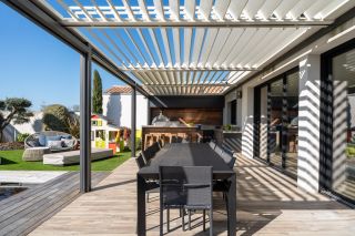 prestigious house 6 Rooms for sale on ST ROGATIEN (17220)