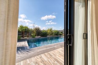 prestigious house 6 Rooms for sale on ST ROGATIEN (17220)