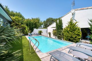 prestigious house 5 Rooms for sale on PORT DES BARQUES (17730)