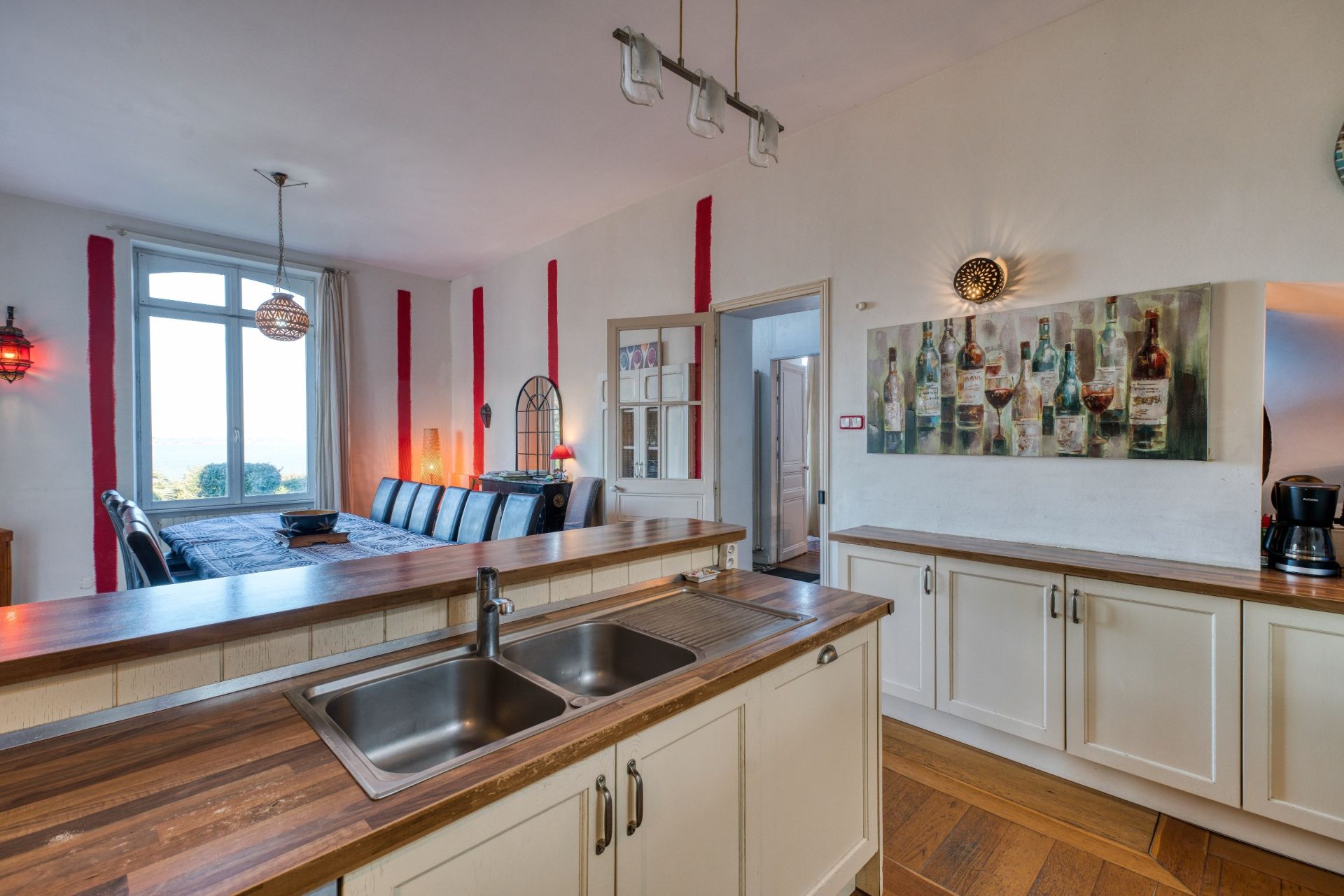 prestigious house 10 Rooms for sale on PORT DES BARQUES (17730)