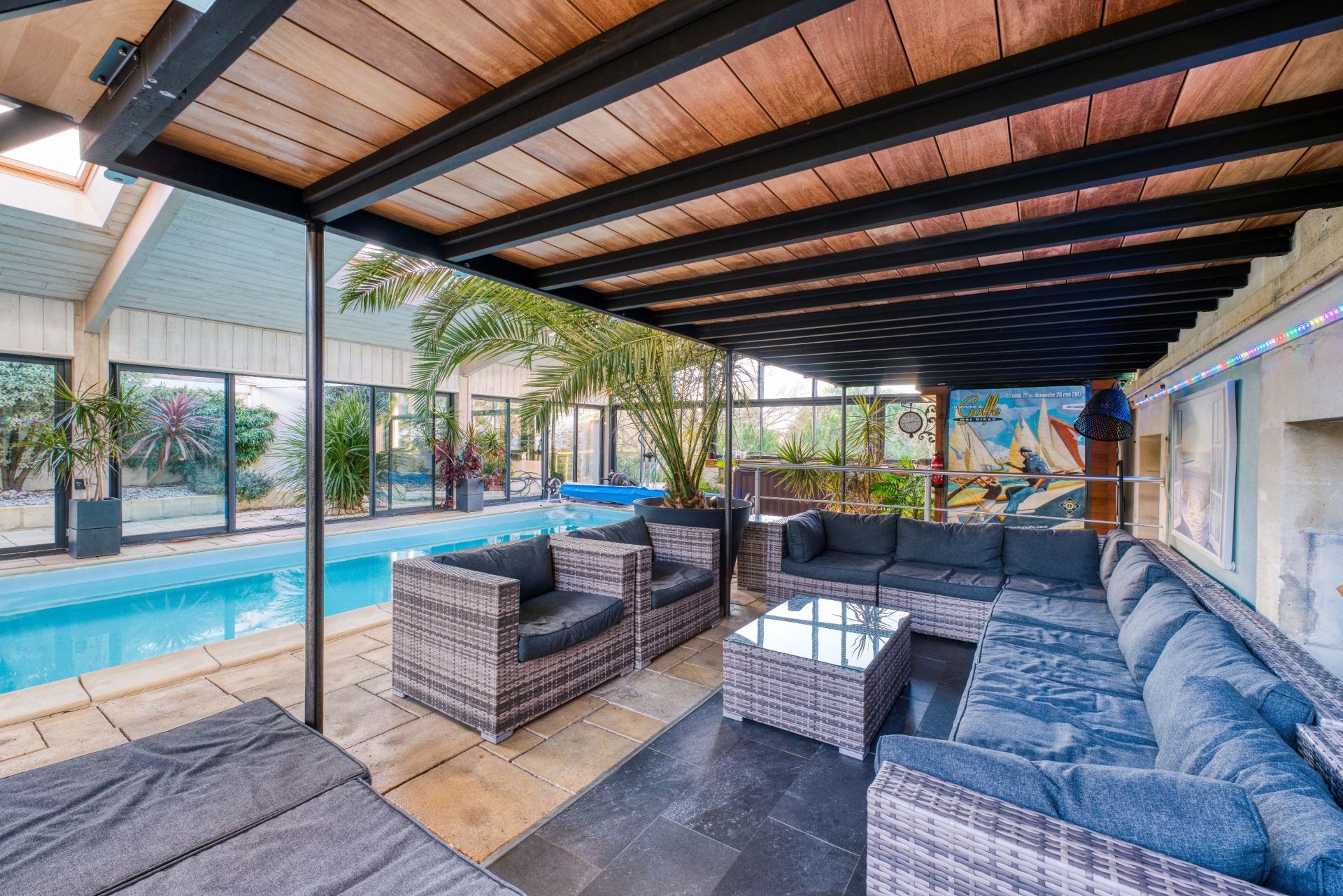 prestigious house 10 Rooms for sale on PORT DES BARQUES (17730)