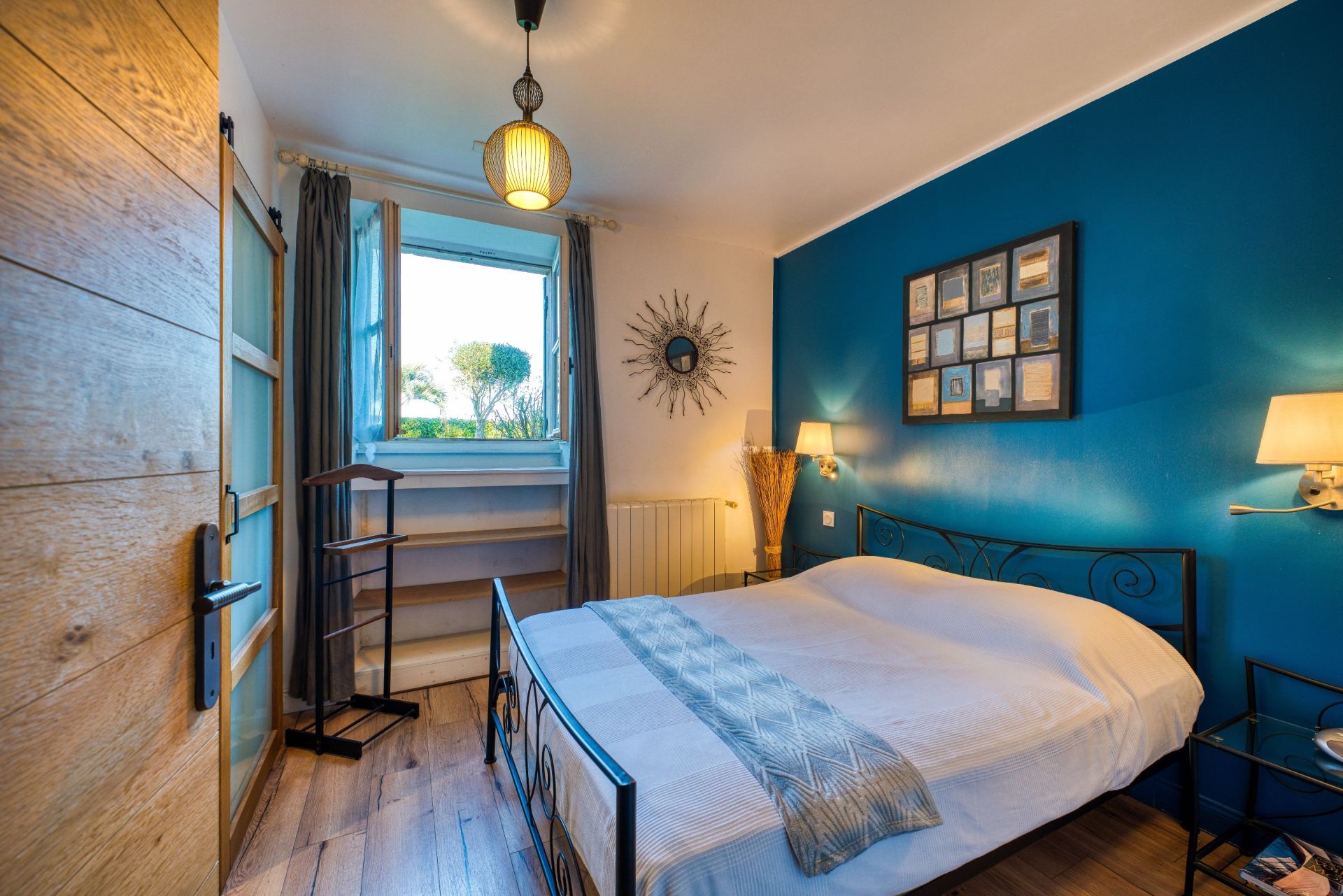 prestigious house 10 Rooms for sale on PORT DES BARQUES (17730)