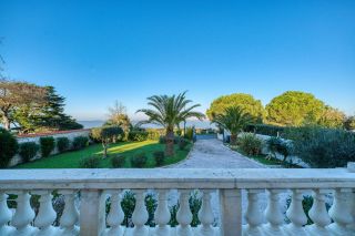 prestigious house 10 Rooms for sale on PORT DES BARQUES (17730)