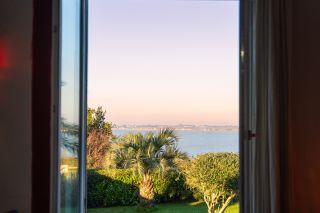 prestigious house 10 Rooms for sale on PORT DES BARQUES (17730)