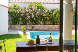 prestigious house 7 Rooms for sale on LOIX (17111)