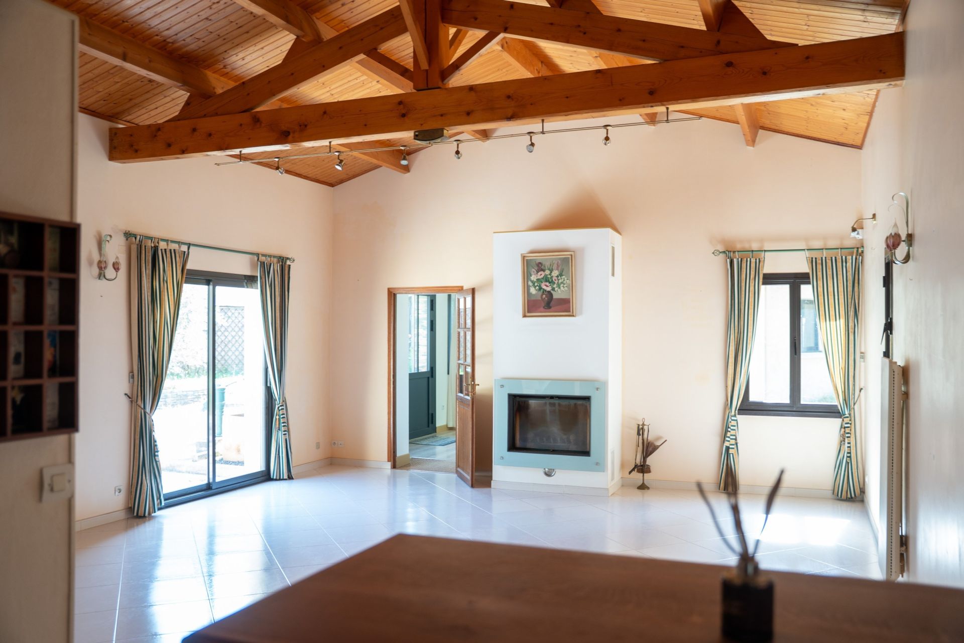prestigious house 7 Rooms for sale on LAGORD (17140)