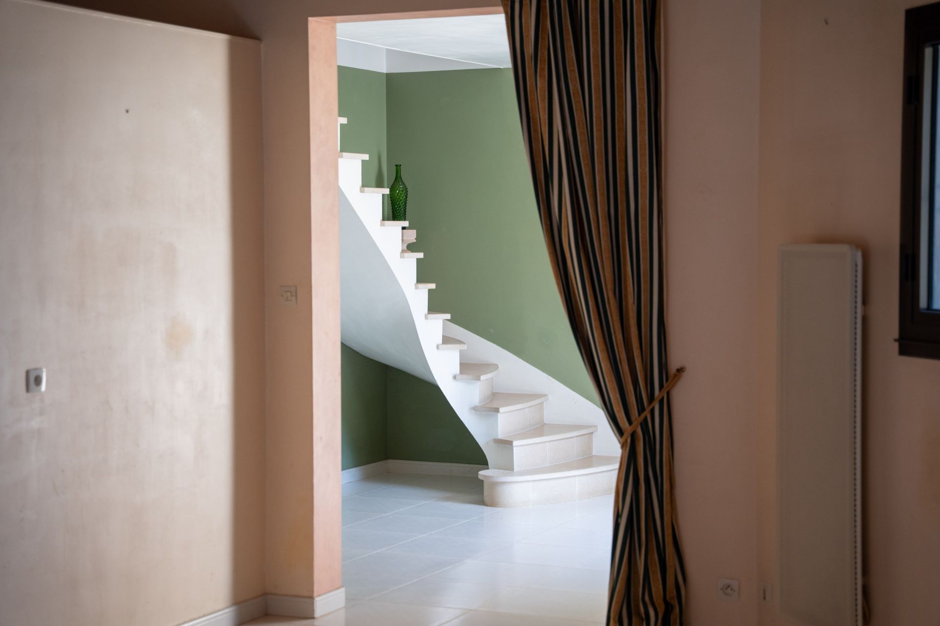 prestigious house 7 Rooms for sale on LAGORD (17140)