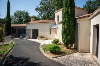 maison de prestige 7 Pièces en vente sur LAGORD (17140)