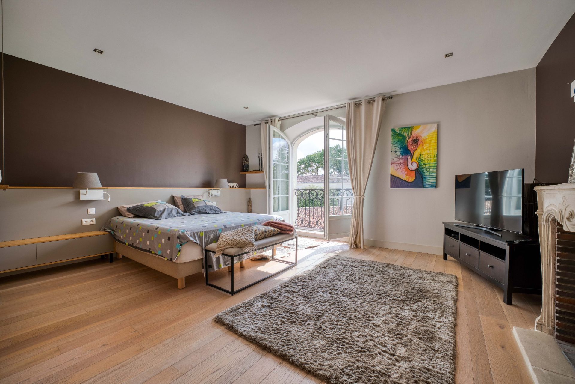 prestigious house 7 Rooms for sale on LA ROCHELLE (17000)