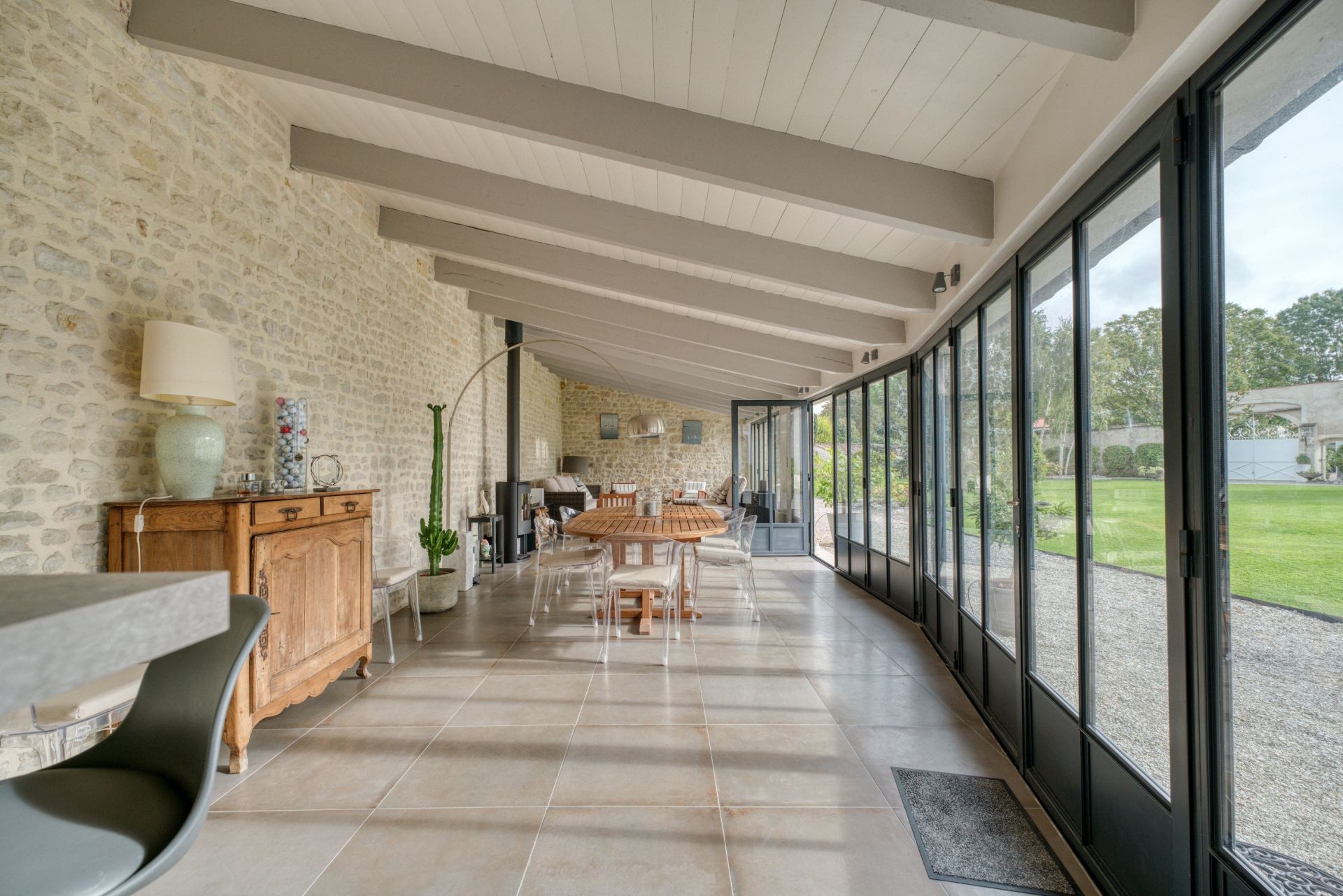 prestigious house 7 Rooms for sale on LA ROCHELLE (17000)