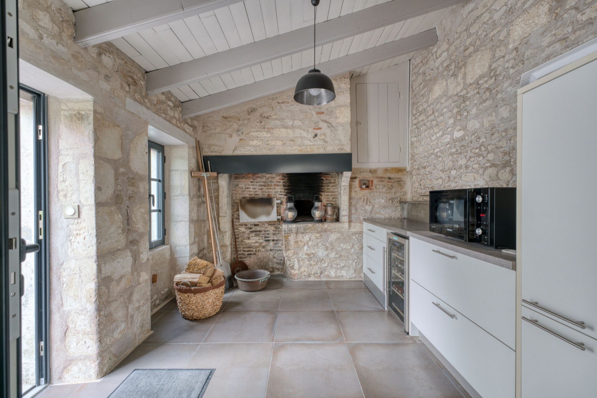 prestigious house 7 Rooms for sale on LA ROCHELLE (17000)