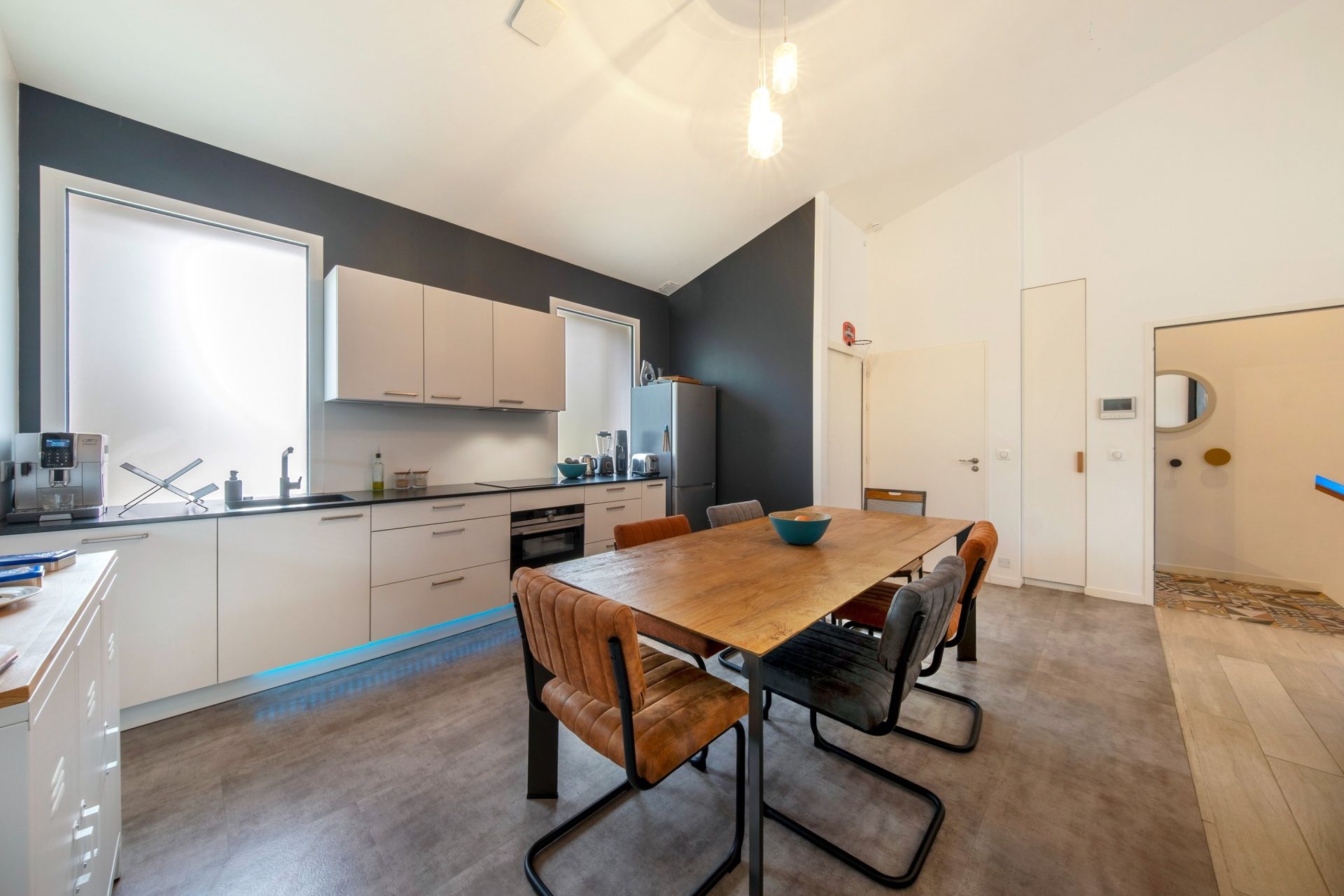 prestigious architect's house 5 Rooms for sale on LA ROCHELLE (17000)