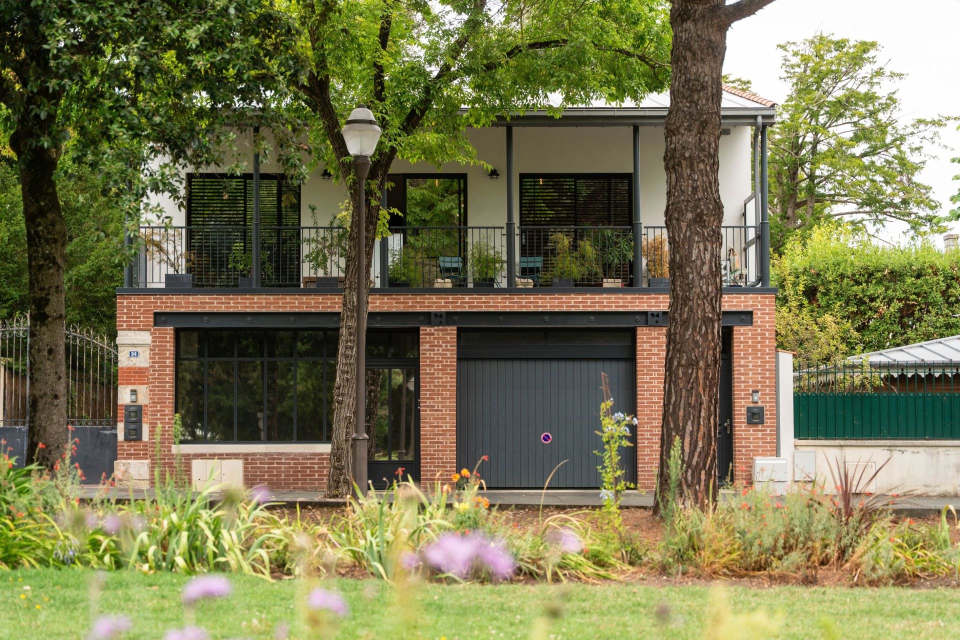 prestigious architect's house 5 Rooms for sale on LA ROCHELLE (17000)