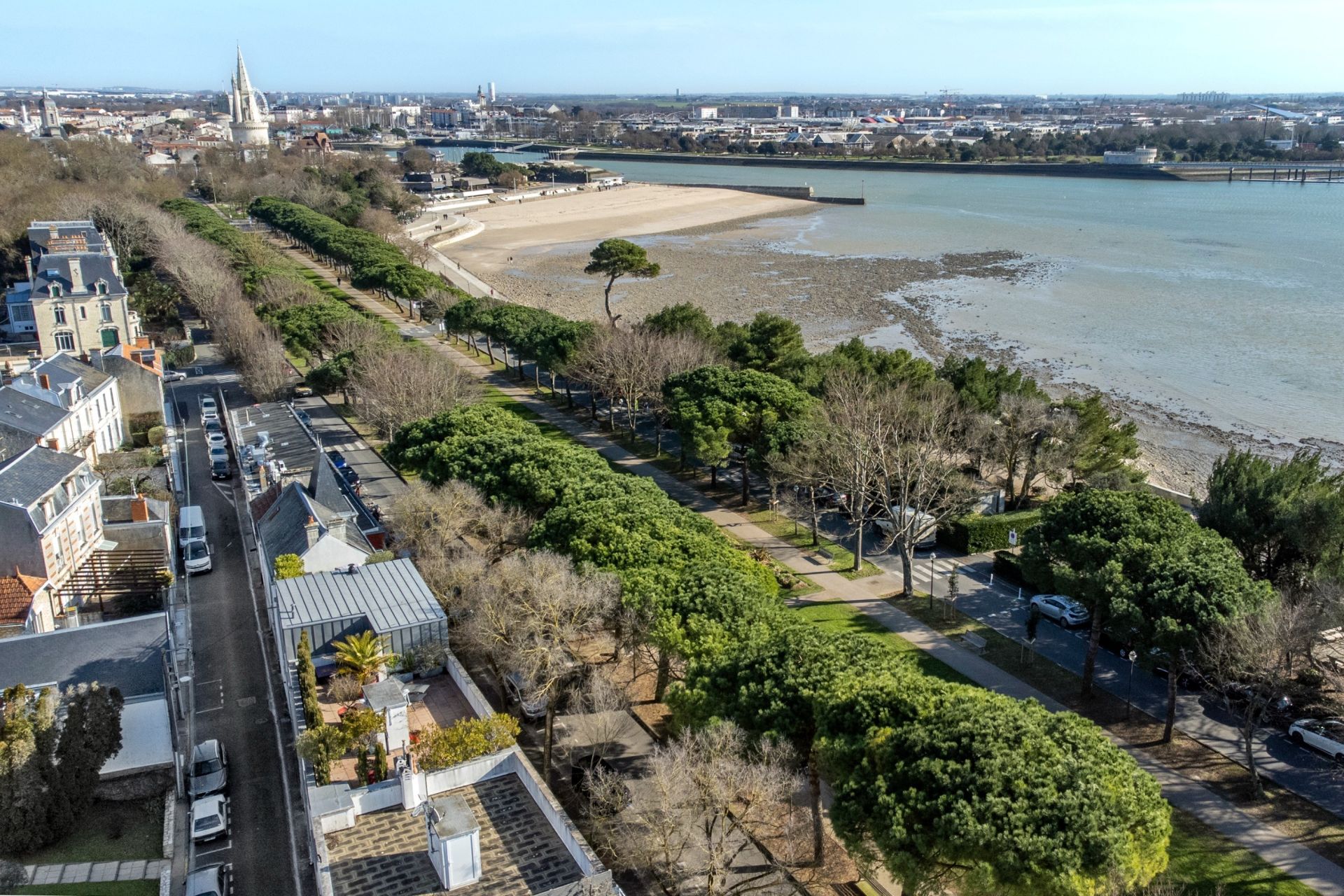 prestigious architect's house 5 Rooms for sale on LA ROCHELLE (17000)