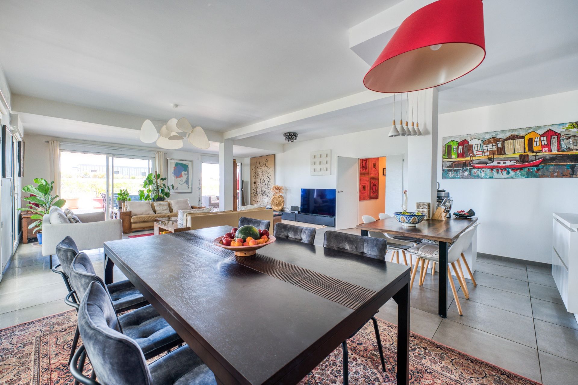 prestigious apartment 5 Rooms for sale on LA ROCHELLE (17000)