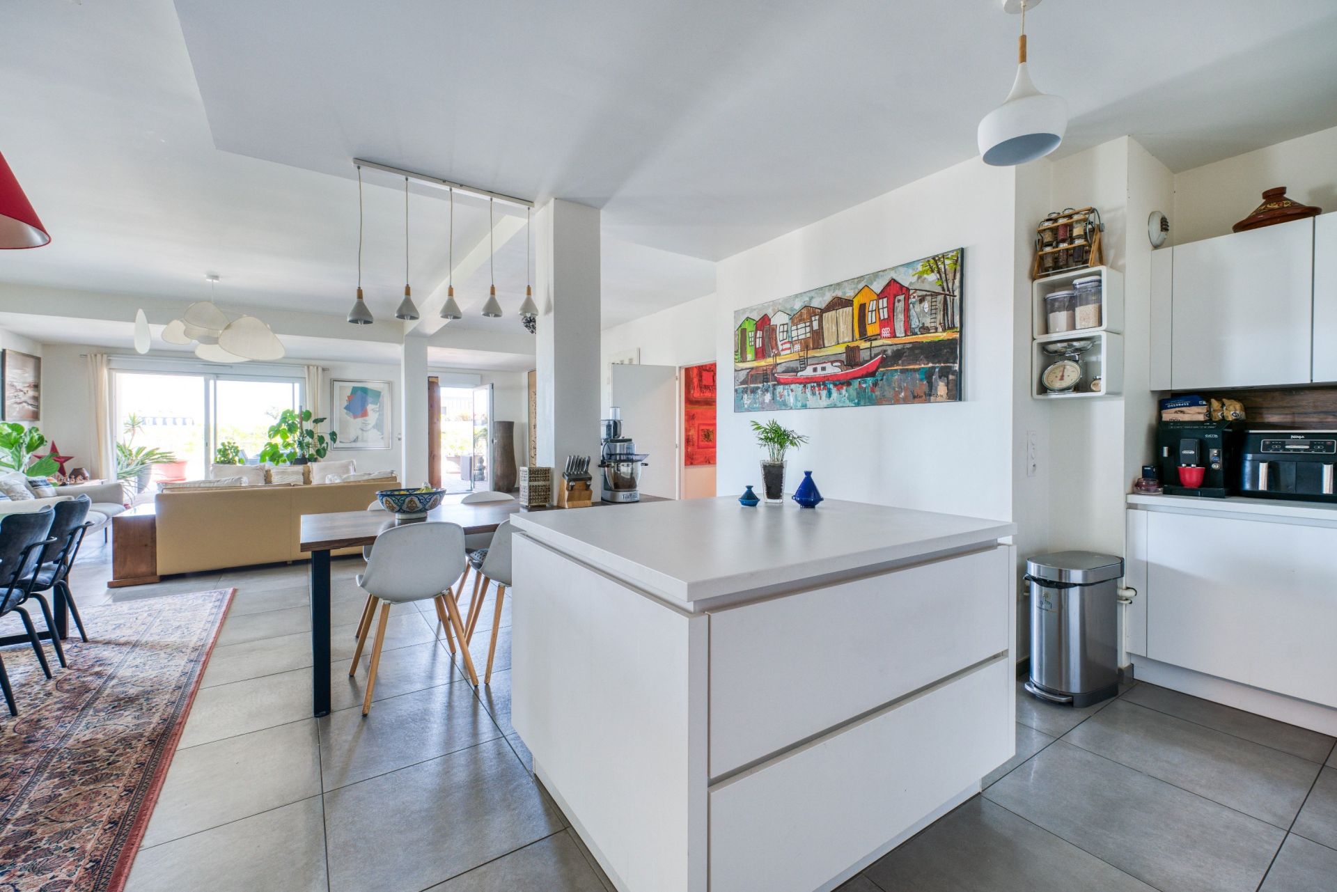 prestigious apartment 5 Rooms for sale on LA ROCHELLE (17000)