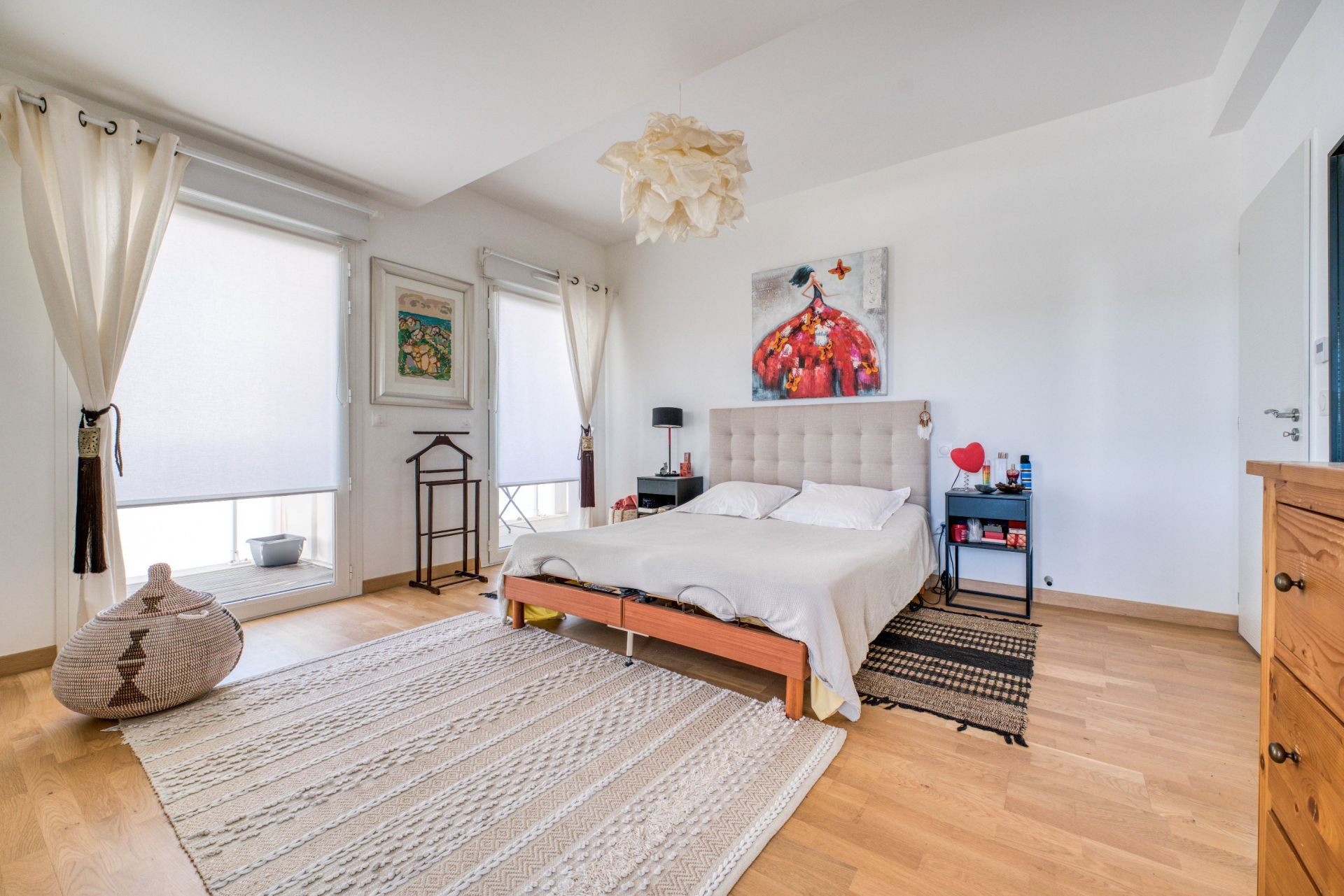 prestigious apartment 5 Rooms for sale on LA ROCHELLE (17000)