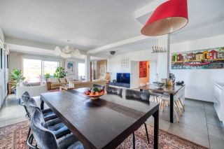 prestigious apartment 5 Rooms for sale on LA ROCHELLE (17000)