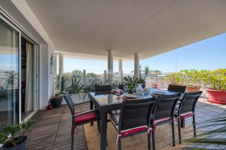 prestigious apartment 5 Rooms for sale on LA ROCHELLE (17000)
