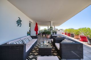 prestigious apartment 5 Rooms for sale on LA ROCHELLE (17000)