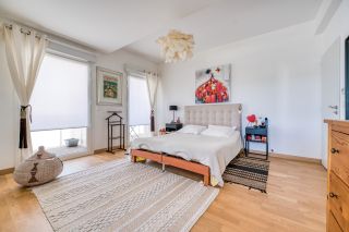 prestigious apartment 5 Rooms for sale on LA ROCHELLE (17000)