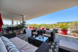 prestigious apartment 5 Rooms for sale on LA ROCHELLE (17000)