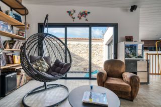 prestigious house 8 Rooms for sale on RIVEDOUX PLAGE (17940)