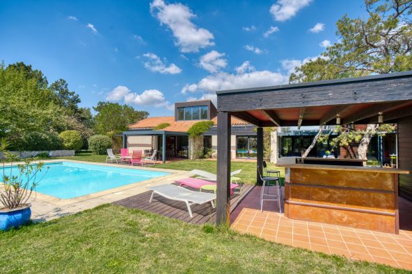 Sale Prestigious villa La Jarne 11 Rooms 270 m²