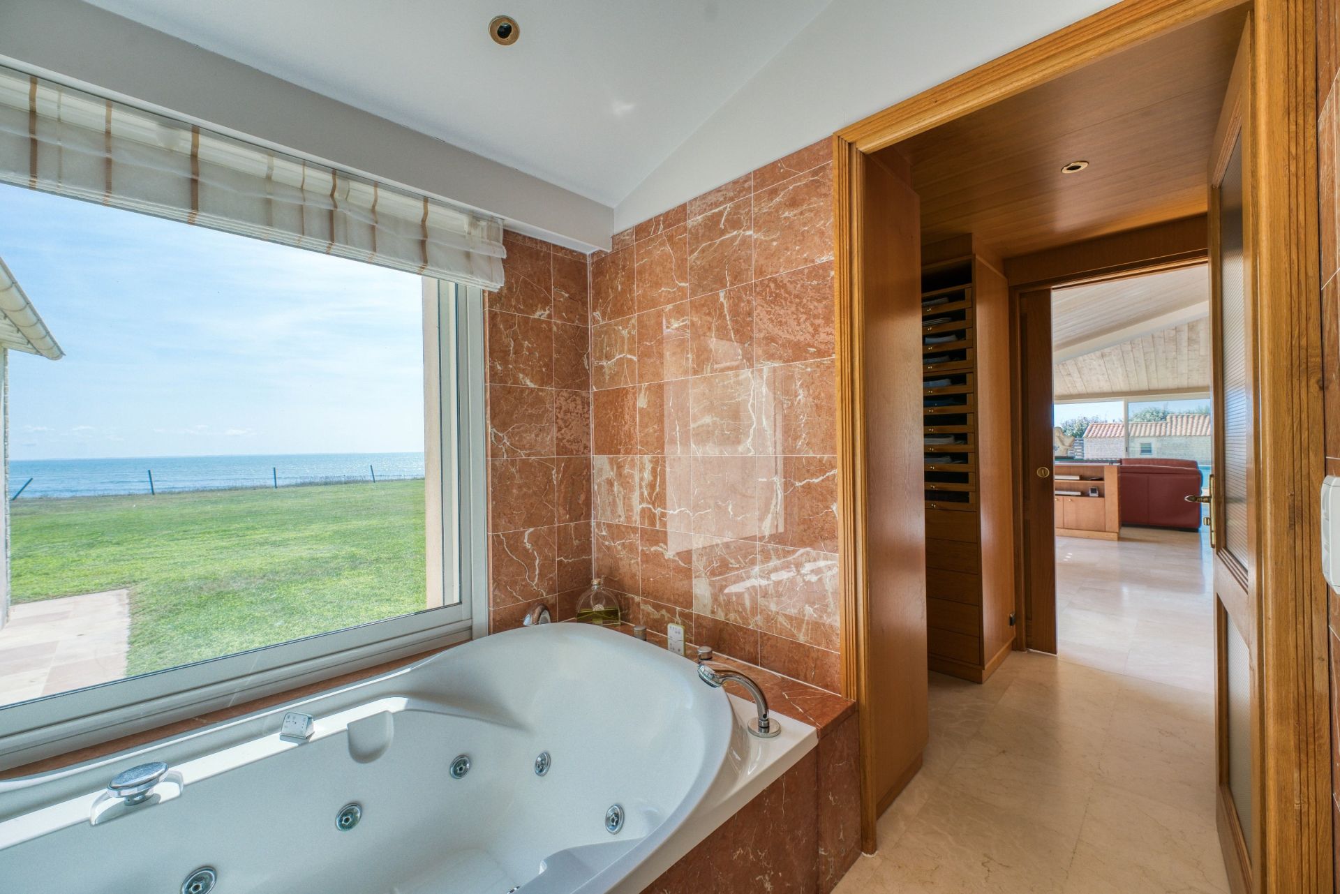 prestigious house 11 Rooms for sale on STE MARIE DE RE (17740)