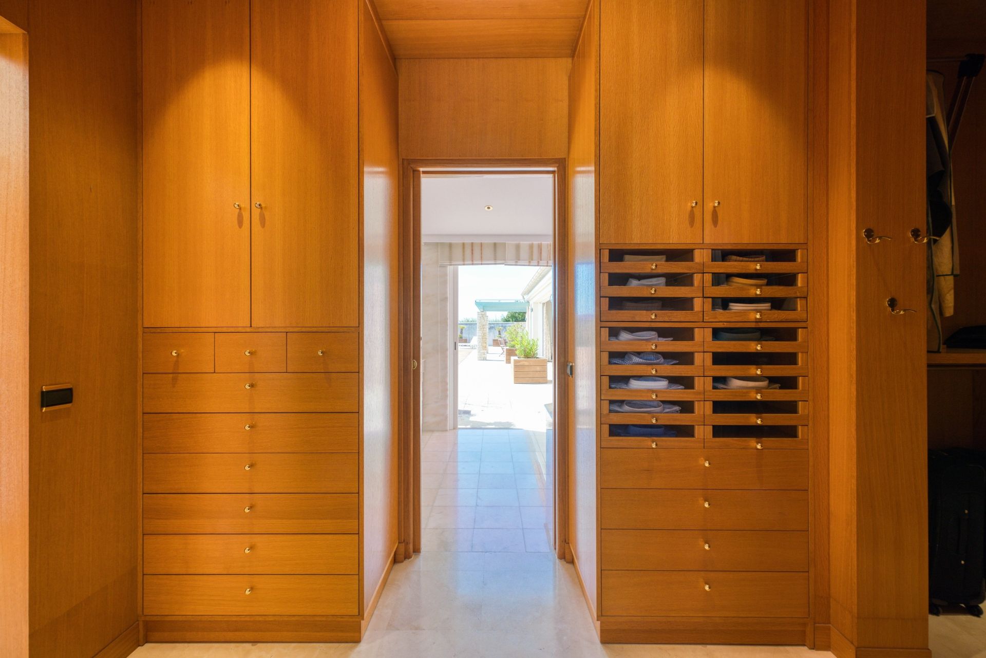 prestigious house 11 Rooms for sale on STE MARIE DE RE (17740)