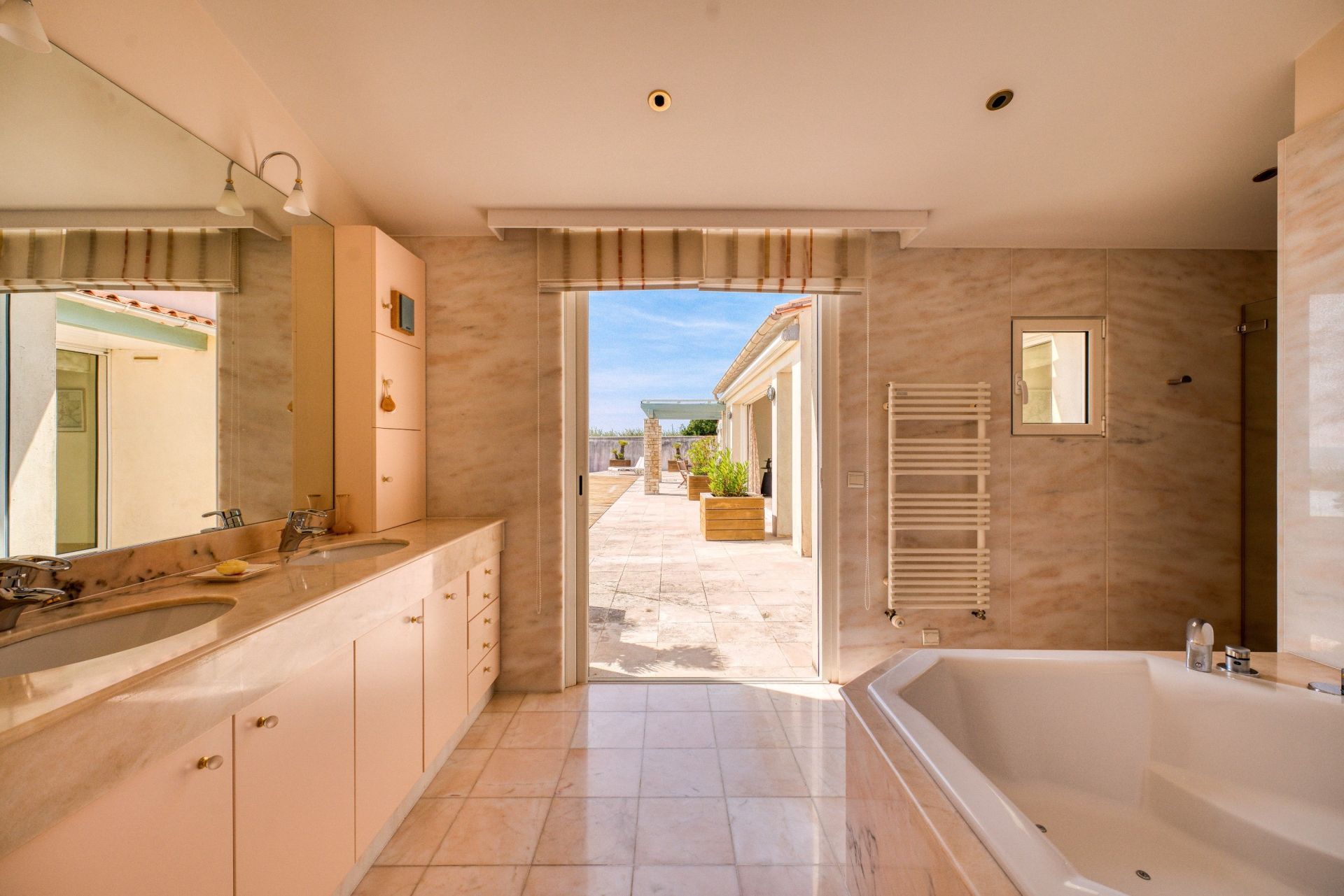 maison de prestige 11 Pièces en vente sur STE MARIE DE RE (17740)