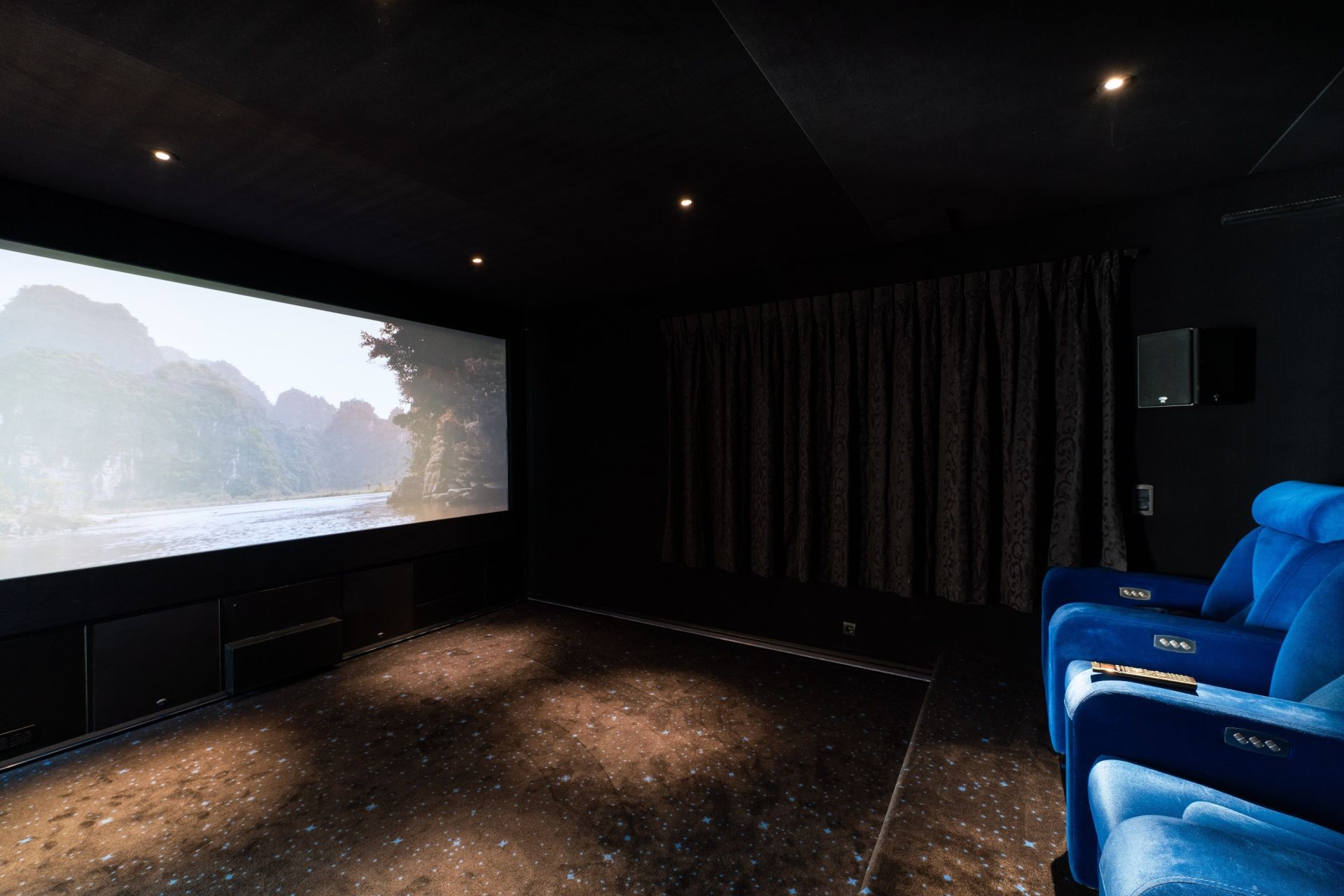 prestigious house 11 Rooms for sale on STE MARIE DE RE (17740)