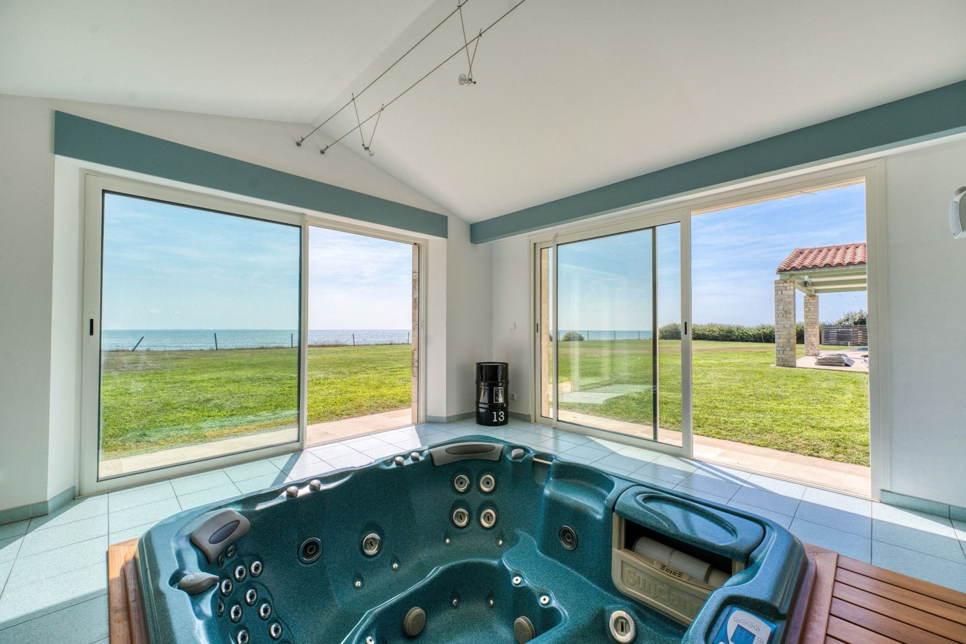 prestigious house 11 Rooms for sale on STE MARIE DE RE (17740)