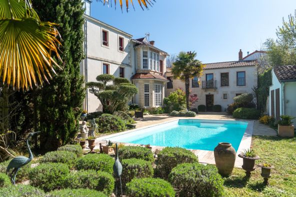 Vente Maison de prestige La Rochelle 8&nbsp;Pièces 360&nbsp;m²