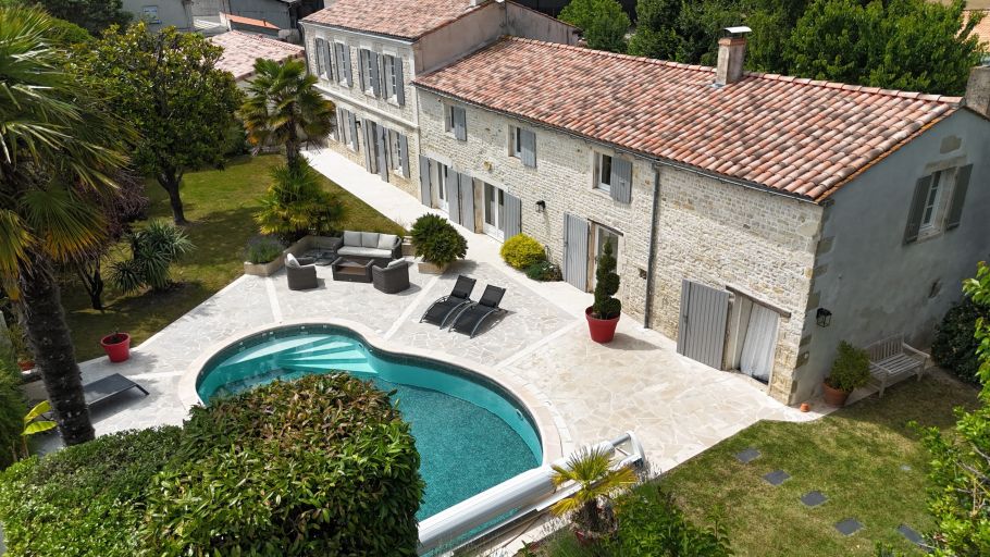 maison de prestige 8 Pièces en vente sur DOMPIERRE SUR MER (17139)