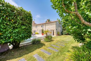 maison de prestige 8 Pièces en vente sur DOMPIERRE SUR MER (17139)