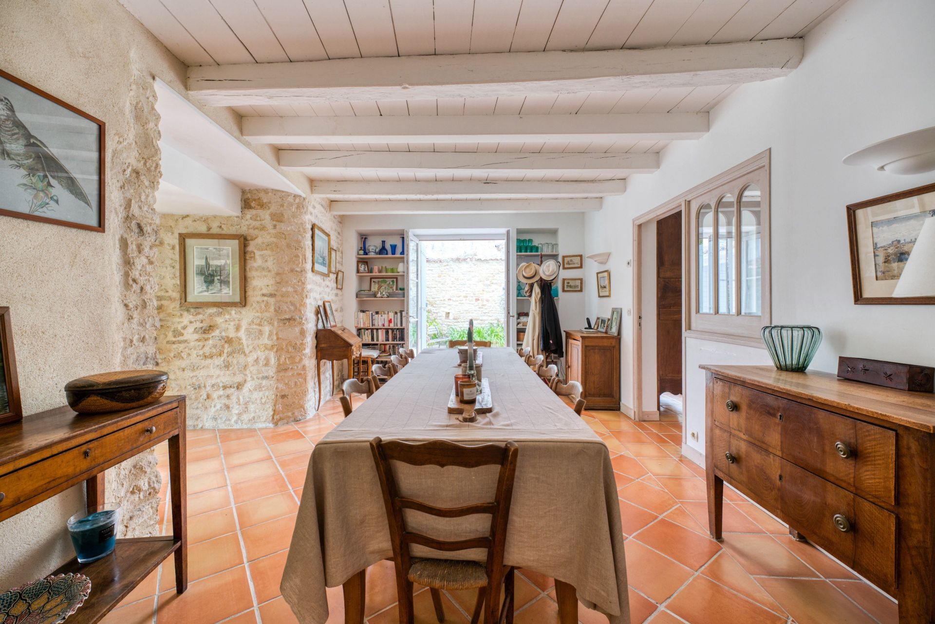 prestigious house 8 Rooms for sale on ARS EN RE (17590)