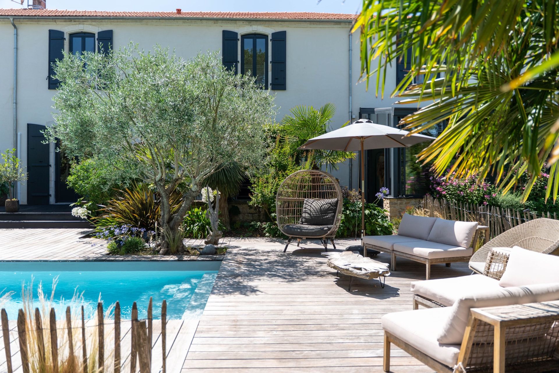 propriété de prestige 17 Pièces en vente sur AIGREFEUILLE D AUNIS (17290)