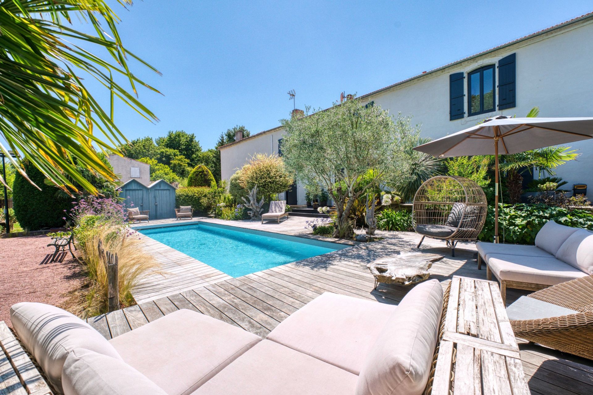 propriété de prestige 17 Pièces en vente sur AIGREFEUILLE D AUNIS (17290)