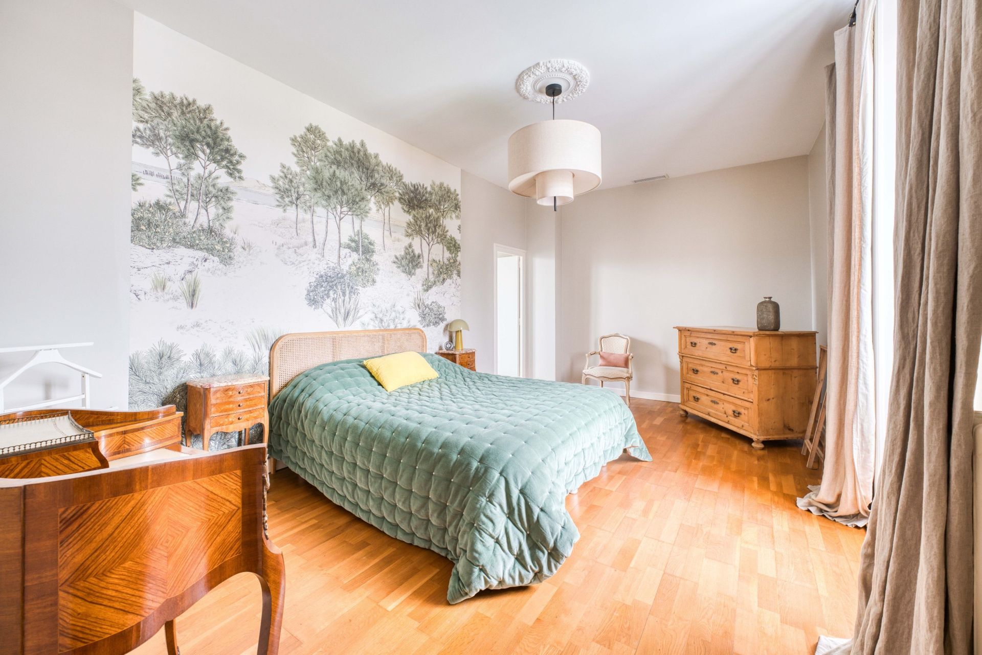 prestigious house 17 Rooms for sale on AIGREFEUILLE D AUNIS (17290)