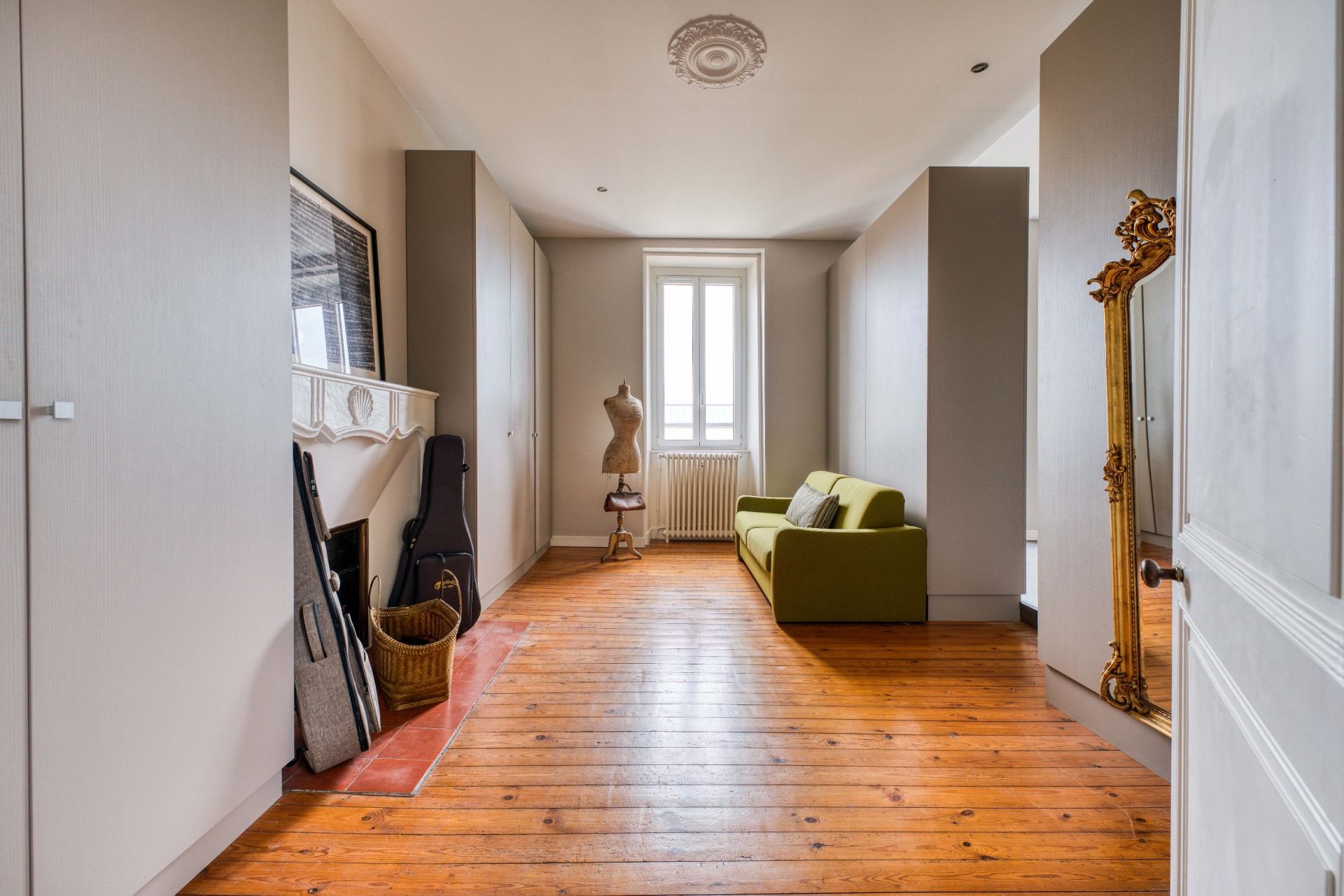 prestigious house 17 Rooms for sale on AIGREFEUILLE D AUNIS (17290)