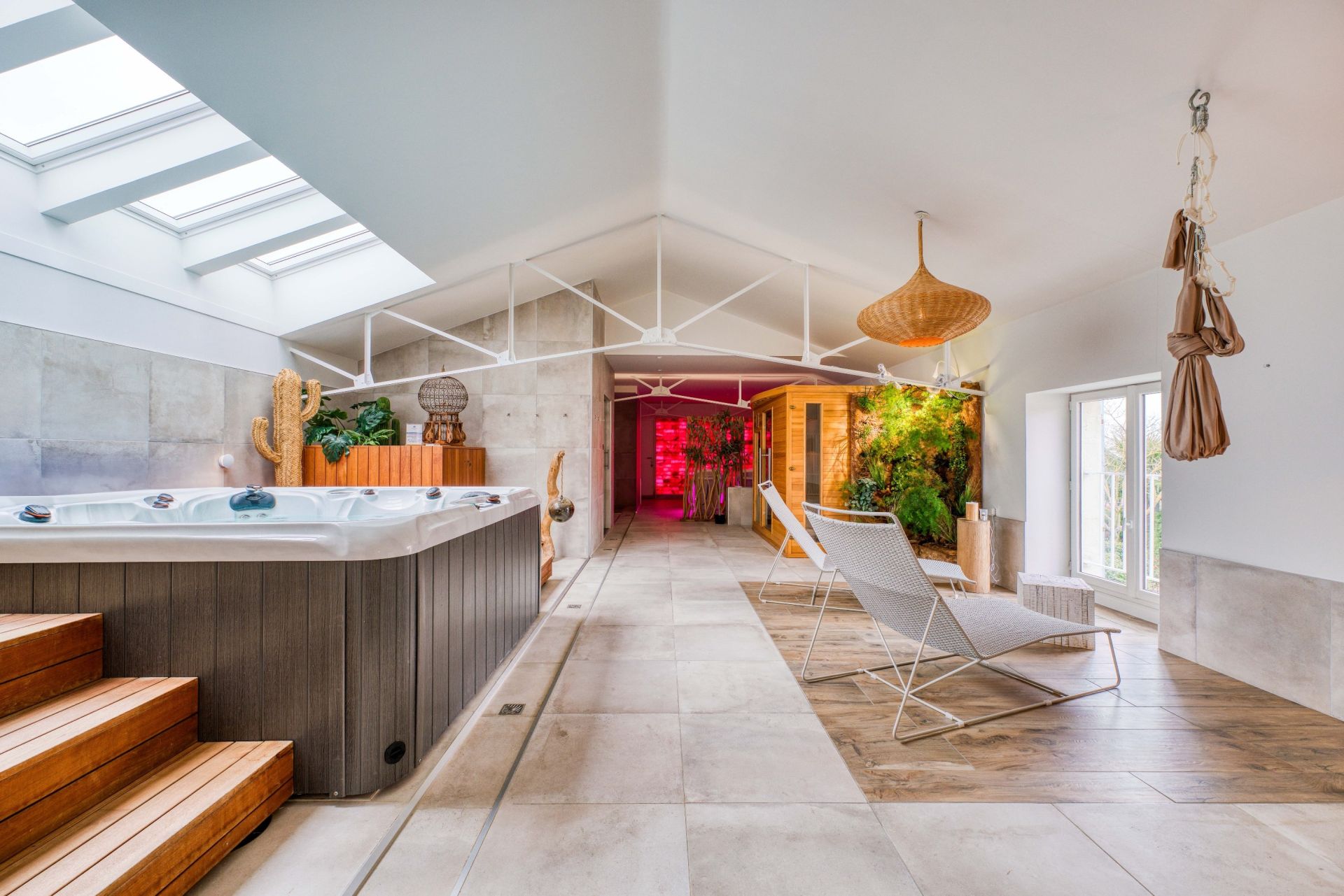 propriété de prestige 17 Pièces en vente sur AIGREFEUILLE D AUNIS (17290)