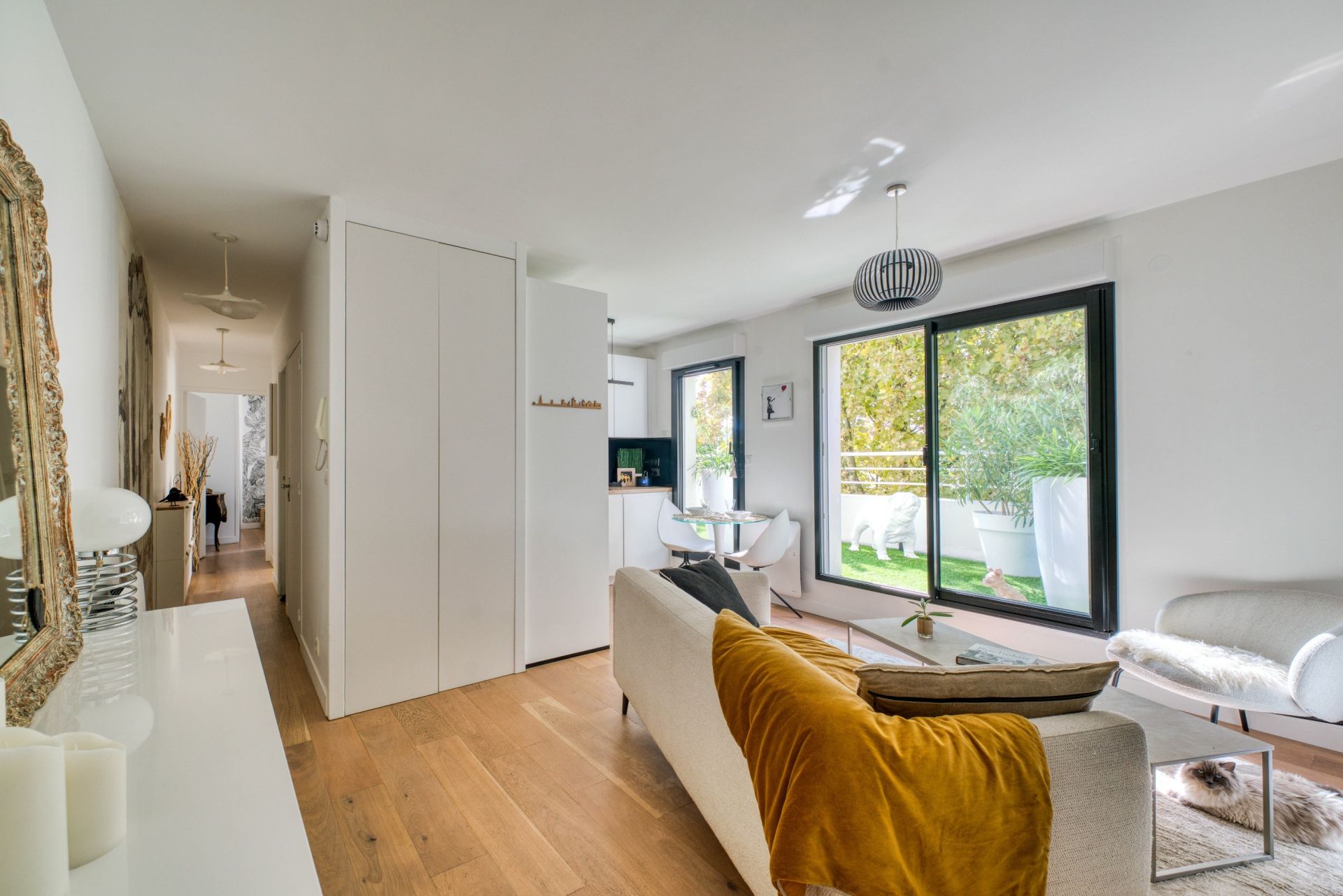 prestigious apartment 3 Rooms for sale on LA ROCHELLE (17000)